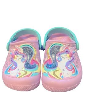 Crocs. Clogs. For little girls. Size 6